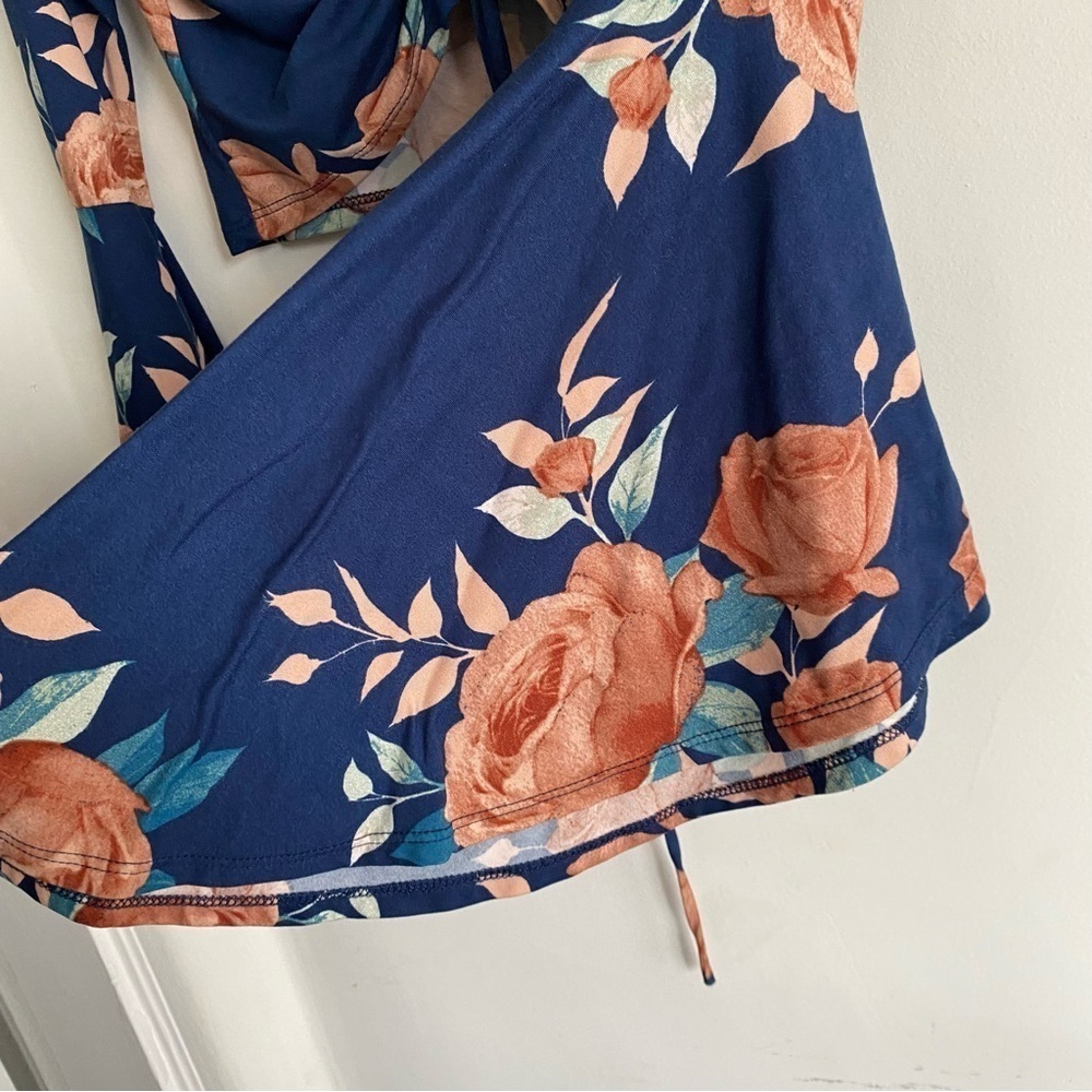 BLUE FLORAL RUCHED FRONT BOHO CROP BLOUSE TOP SMALL - Picture 4 of 5